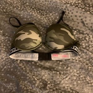 PINK Victoria’s Secret camo push up bra. Size 34C